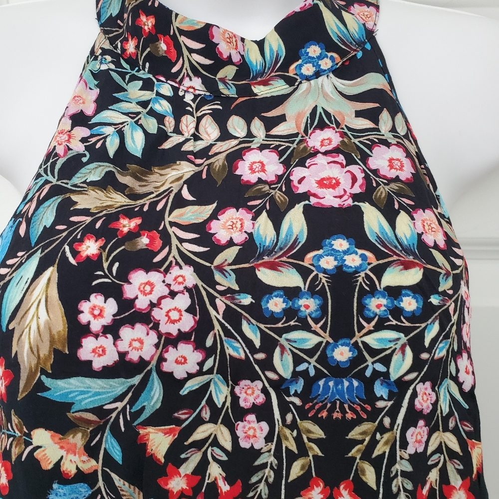 Fifteen Twenty  Floral Halter  Top size L.